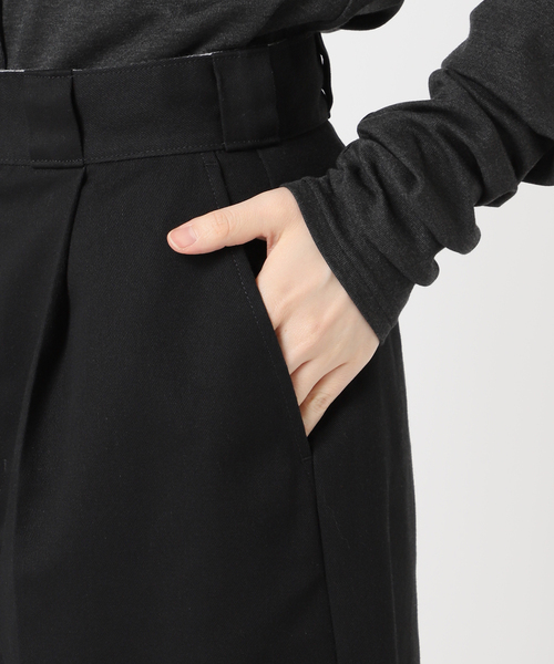Dickies(ディッキーズ)の「Dickies 別注 HAKAMA Half パンツ(その他パンツ・レディース・ベージュ/ブラック/レッド・SMALL/MEDIUM)」の13枚目の写真