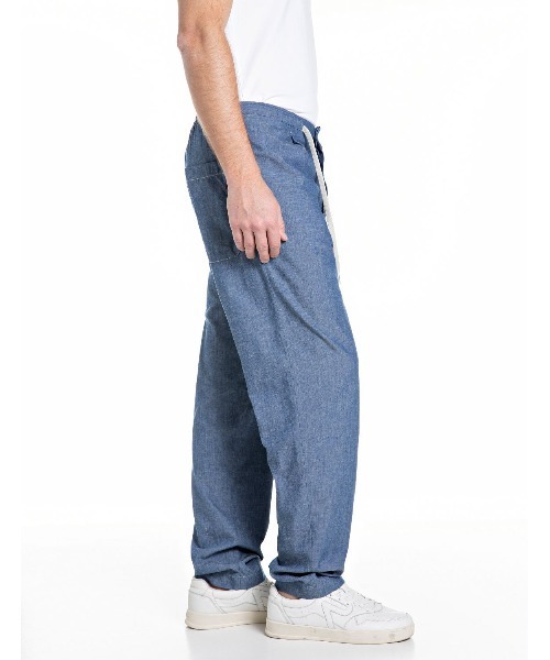REPLAY(リプレイ)の「シャンブレーテーパードフィットパンツ(セットアップ)(その他パンツ・メンズ・ブルー・W28xL30/W34xL30/W32xL30/W30xL30)」の2枚目の写真