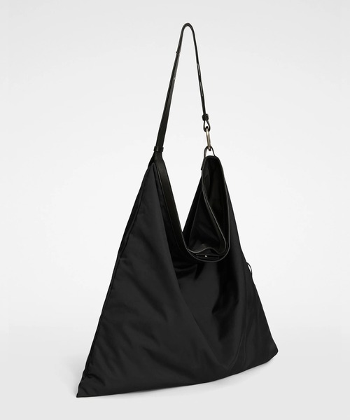 JIL SANDER(ジルサンダー)の「SOFT ROLLED HOBO(ショルダーバッグ・メンズ・ブラック・UNI)」の2枚目の写真