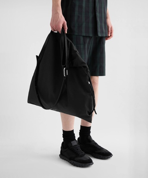 JIL SANDER(ジルサンダー)の「SOFT ROLLED HOBO(ショルダーバッグ・メンズ・ブラック・UNI)」の4枚目の写真