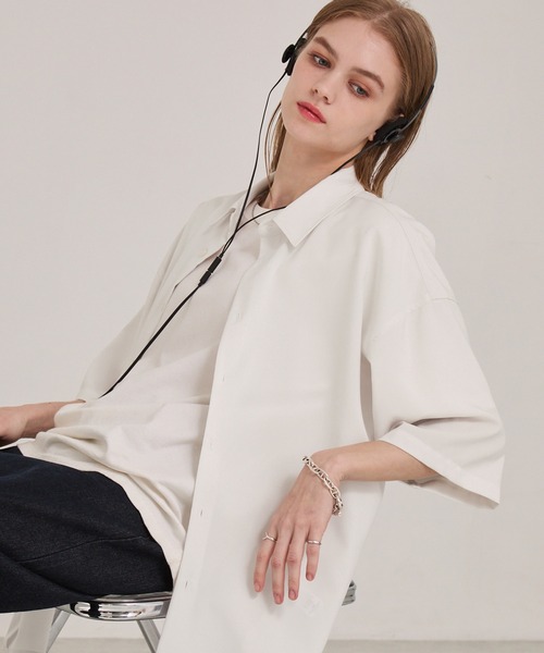 EMMA CLOTHES(エマクローズ)の「多機能素材半袖ベーシックシャツ〈UVカット・速乾・イージーケア・接触冷感〉(シャツ/ブラウス・メンズ・スミクロ/ダークネイビー/ネイビー系/グレー系/ホワイト/ブルー/モカ・S/L/M)」の14枚目の写真