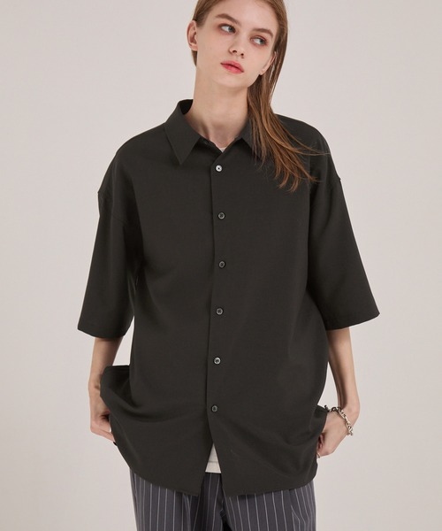 EMMA CLOTHES(エマクローズ)の「多機能素材半袖ベーシックシャツ〈UVカット・速乾・イージーケア・接触冷感〉(シャツ/ブラウス・メンズ・スミクロ/ダークネイビー/ネイビー系/グレー系/ホワイト/ブルー/モカ・S/L/M)」の19枚目の写真