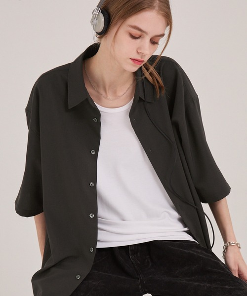 EMMA CLOTHES(エマクローズ)の「多機能素材半袖ベーシックシャツ〈UVカット・速乾・イージーケア・接触冷感〉(シャツ/ブラウス・メンズ・スミクロ/ダークネイビー/ネイビー系/グレー系/ホワイト/ブルー/モカ・S/L/M)」の20枚目の写真