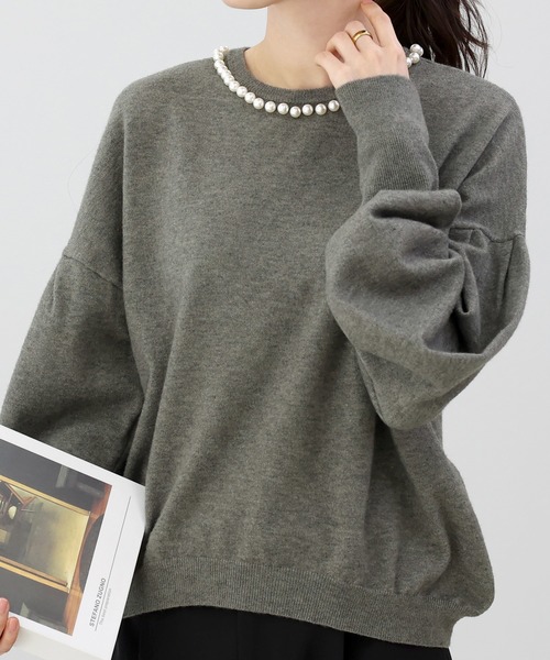 Aletta vita(アレッタビータ)の「アンチピリング襟パールニットプルオーバー(ニット/セーター・レディース・ベージュ/ネイビー/グレー・M)」の2枚目の写真