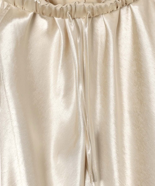 LEPSIM（レプシィム）の「イージーサテンパンツ　639323（その他パンツ・レディース・ブラック/アイボリー・FREE）」の4枚目の写真