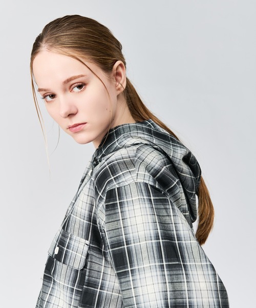 WETTEMPT(ウィテンプト)の「OMBRE CHECK SHIRT HOODIE / オンブレチェックシャツフーディ(シャツ/ブラウス・メンズ・ブラック/ベージュ・SMALL/MEDIUM/LARGE)」の8枚目の写真