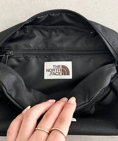 THE NORTH FACE(ザノースフェイス)の「【国内未発売】 THE NORTH FACE(ザ・ノースフェイス)/軽量 スクエア ショルダーバッグ スタンダード クロスバッグ ロゴプリント/STANDARD CROSS BAG(ショルダーバッグ・レディース・ブラック/ホワイト/グレー・FREE)」の8枚目の写真