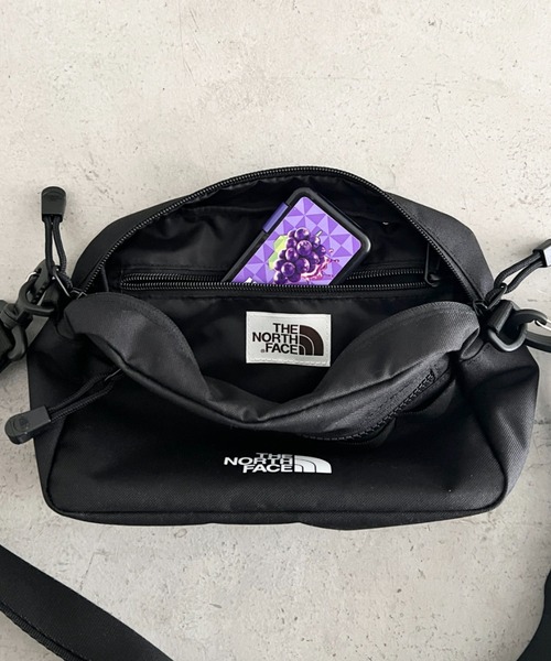 THE NORTH FACE(ザノースフェイス)の「【国内未発売】 THE NORTH FACE(ザ・ノースフェイス)/軽量 スクエア ショルダーバッグ スタンダード クロスバッグ ロゴプリント/STANDARD CROSS BAG(ショルダーバッグ・レディース・ブラック/ホワイト/グレー・FREE)」の9枚目の写真