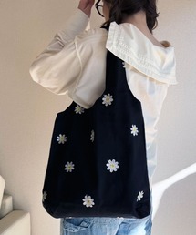 lus.（ラスドット）の「lus. デイジーフラワートートバッグ（トートバッグ）」