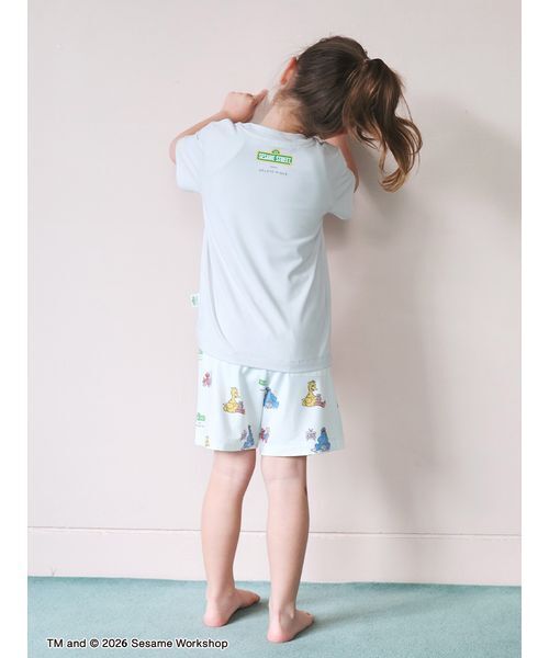 gelato pique（ジェラートピケ）の「【SESAME STREET】【KIDS】総柄ショートパンツ（ルームウェア/パジャマ・キッズ・オフホワイト・90/100/110/120）」の3枚目の写真
