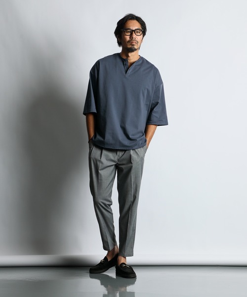 The DUFFER of ST.GEORGE(ザダファーオブセントジョージ)の「COOLMAX 2LAYERS OVER SIZE HENLEY TEE:2層構造 吸水速乾クールマックス オーバーサイズ リラックス ヘンリーTシャツ(Tシャツ/カットソー・メンズ・ホワイト/ブラウン/ライトグレー/ブラック/ブルーグレー・X-LARGE/LARGE/MEDIUM/SMALL/XX-LARGE)」の13枚目の写真