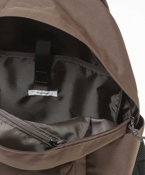 GLOBAL WORK（グローバルワーク）の「撥水デイパック/660213（バックパック/リュック・メンズ・ブラック/ネイビー/ダークブラウン/グリーン・ONE SIZE）」の13枚目の写真
