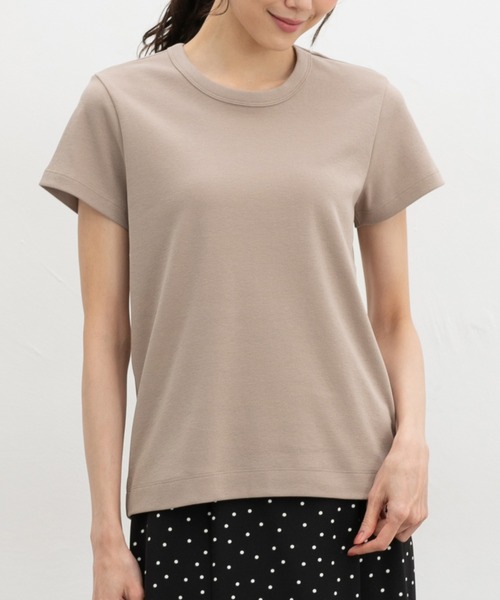 Honeys(ハニーズ)の「【ハニさら・接触冷感・UVカット】半袖コンパクトTシャツ(Tシャツ/カットソー・レディース・ブラック/オフホワイト/ダークベージュ/スミクロ/レッド・S/M/LL/L)」の16枚目の写真
