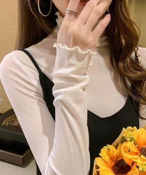 Dolce Fiora(ドルチェフィオラ)の「レイヤードスタイルに使いやすいシアーハイネックトップス/レイヤード/インナー/透け感(Tシャツ/カットソー・レディース・ブラック/ホワイト・M/L)」の4枚目の写真