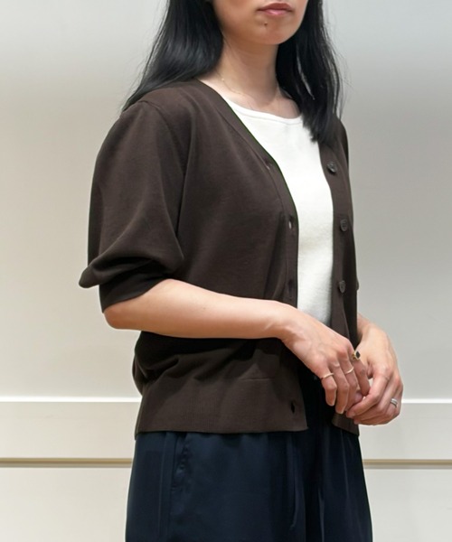 BANANA REPUBLIC FACTORY STORE(バナナリパブリック ファクトリーストア)の「BANANA REPUBLIC FACTORY STORE 日本限定 パフスリーブ Vネック カーディガン(カーディガン/ボレロ・レディース・ネイビー/ホワイト/ブラック/ブルー系その他/ブラウン/レッド・XS/L/S/M)」の14枚目の写真