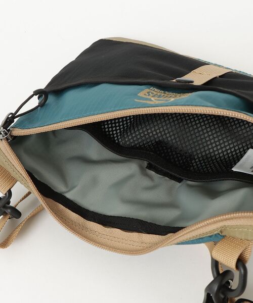 CHUMS（チャムス）の「チャムス CHUMS Spring Dale Sacoche（ショルダーバッグ・メンズ・その他・ONE SIZE）」の4枚目の写真