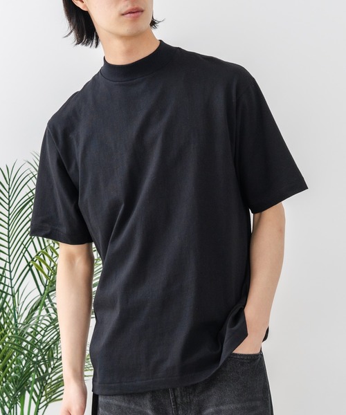 HANES(ヘインズ)の「【HANES/ヘインズ】【タグレス・丸胴】Hanes モックネック リラックスTシャツ アメリカ綿100% サステナブル ストレスフリー(Tシャツ/カットソー・メンズ・ブラック/ホワイト・SMALL/MEDIUM/LARGE/X-LARGE)」の2枚目の写真