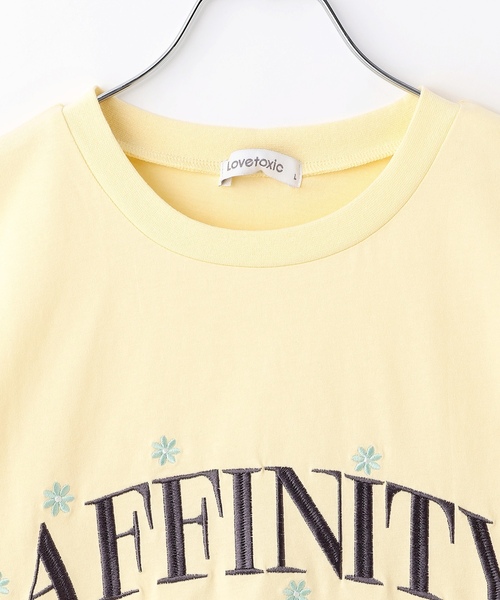 LOVETOXIC（ラブトキシック）の「【秒かわトップス】【GOODPRICE】【綿100%】カレッジフラワー半袖T（Tシャツ/カットソー・キッズ・ネイビー/オフホワイト/イエロー/ピンク・S:140cm/L:160cm/M:150cm/130cm）」の7枚目の写真