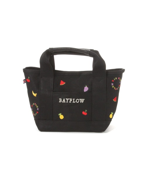 BAYFLOW（ベイフロー）の「[サブバッグやランチバッグに]フルーツ刺繍ロゴトートS（トートバッグ・レディース・ブラック/ナチュラル・FREE）」の2枚目の写真