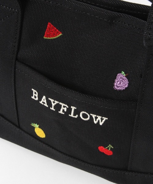 BAYFLOW（ベイフロー）の「[サブバッグやランチバッグに]フルーツ刺繍ロゴトートS（トートバッグ・レディース・ブラック/ナチュラル・FREE）」の8枚目の写真
