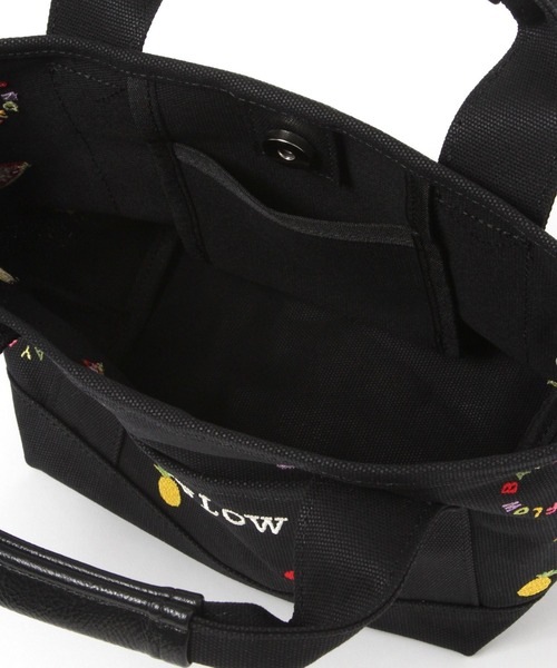 BAYFLOW（ベイフロー）の「[サブバッグやランチバッグに]フルーツ刺繍ロゴトートS（トートバッグ・レディース・ブラック/ナチュラル・FREE）」の17枚目の写真