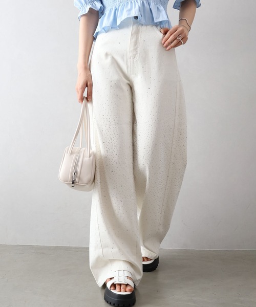 SpRay(スプレイ)の「トレンド感◎スタッズデザインバレルパンツ(その他パンツ・レディース・ベージュ/ホワイト・SMALL/MEDIUM)」の3枚目の写真