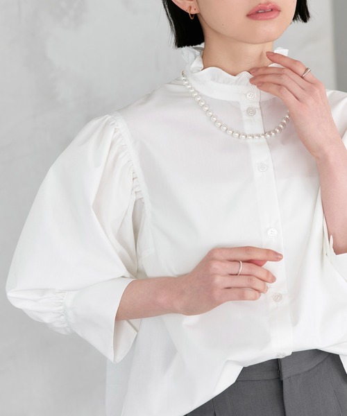 RUIRUE BOUTIQUE(ルイルエブティック)の「洗える | フリル スタンドカラー ・ オーバーブラウス | トップス・ブラウス・シャツ・半袖ブラウス・きれいめブラウス・オフィスカジュアルブラウス・フリルブラウス(シャツ/ブラウス・レディース・ブラック/イエロー/ネイビー/ホワイト/ピンク・L/M)」の7枚目の写真