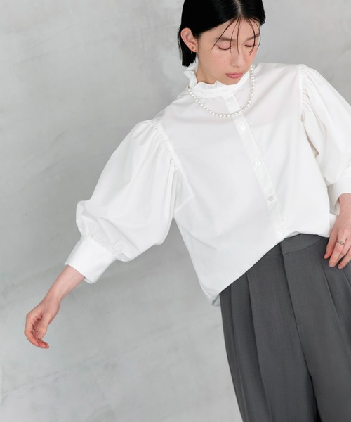 RUIRUE BOUTIQUE(ルイルエブティック)の「洗える | フリル スタンドカラー ・ オーバーブラウス | トップス・ブラウス・シャツ・半袖ブラウス・きれいめブラウス・オフィスカジュアルブラウス・フリルブラウス(シャツ/ブラウス・レディース・ブラック/イエロー/ネイビー/ホワイト/ピンク・L/M)」の10枚目の写真