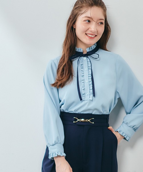 12Twelve Agenda(トゥエルブ アジェンダ)の「配色ナロータイフリルブラウス(シャツ/ブラウス・レディース・ベージュ/サックスブルー/オフホワイト・M)」の3枚目の写真