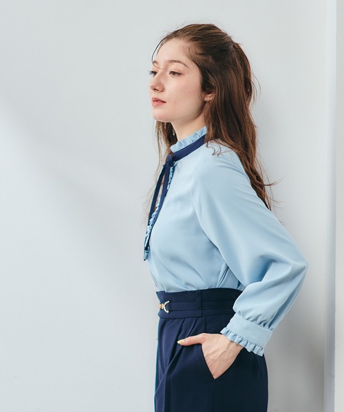 12Twelve Agenda(トゥエルブ アジェンダ)の「配色ナロータイフリルブラウス(シャツ/ブラウス・レディース・ベージュ/サックスブルー/オフホワイト・M)」の9枚目の写真