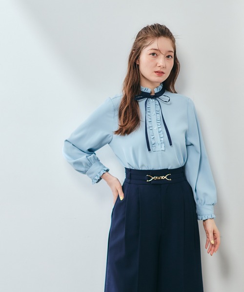 12Twelve Agenda(トゥエルブ アジェンダ)の「配色ナロータイフリルブラウス(シャツ/ブラウス・レディース・ベージュ/サックスブルー/オフホワイト・M)」の11枚目の写真