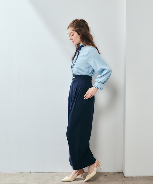 12Twelve Agenda(トゥエルブ アジェンダ)の「配色ナロータイフリルブラウス(シャツ/ブラウス・レディース・ベージュ/サックスブルー/オフホワイト・M)」の19枚目の写真