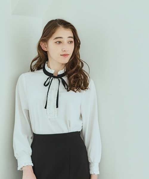 12Twelve Agenda(トゥエルブ アジェンダ)の「配色ナロータイフリルブラウス(シャツ/ブラウス・レディース・ベージュ/サックスブルー/オフホワイト・M)」の22枚目の写真