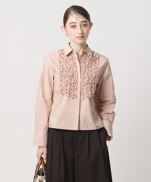 UNITED ARROWS(ユナイテッドアローズ)の「ファブリカ ミニフリル シャツ(シャツ/ブラウス・レディース・ライトピンク/オフホワイト/その他2・FREE)」の4枚目の写真