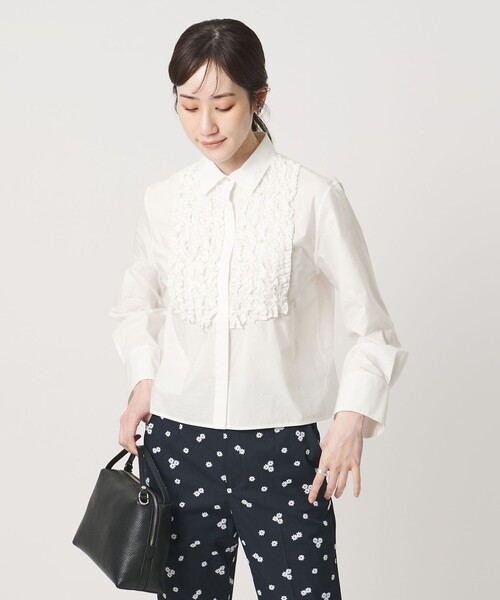 UNITED ARROWS(ユナイテッドアローズ)の「ファブリカ ミニフリル シャツ(シャツ/ブラウス・レディース・ライトピンク/オフホワイト/その他2・FREE)」の7枚目の写真