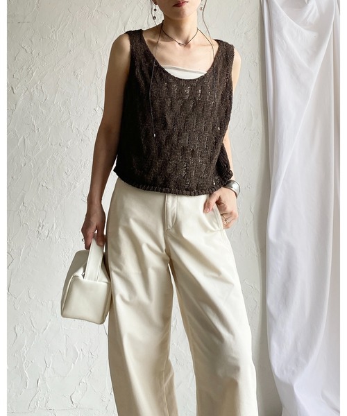 She's Closet(シーズクローゼット)の「ショート丈 深Uネック 透かし編み メッシュニットベスト / サマーニットビスチェ(ベスト・レディース・アイボリー/ブラウン/ブラック/ライトベージュ・FREE)」の11枚目の写真
