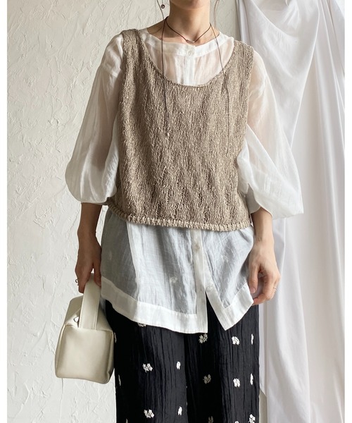 She's Closet(シーズクローゼット)の「ショート丈 深Uネック 透かし編み メッシュニットベスト / サマーニットビスチェ(ベスト・レディース・アイボリー/ブラウン/ブラック/ライトベージュ・FREE)」の12枚目の写真