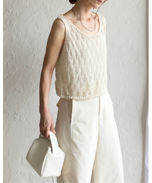 She's Closet(シーズクローゼット)の「ショート丈 深Uネック 透かし編み メッシュニットベスト / サマーニットビスチェ(ベスト・レディース・アイボリー/ブラウン/ブラック/ライトベージュ・FREE)」の17枚目の写真