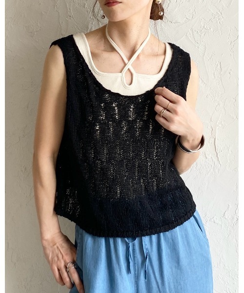 She's Closet(シーズクローゼット)の「ショート丈 深Uネック 透かし編み メッシュニットベスト / サマーニットビスチェ(ベスト・レディース・アイボリー/ブラウン/ブラック/ライトベージュ・FREE)」の18枚目の写真