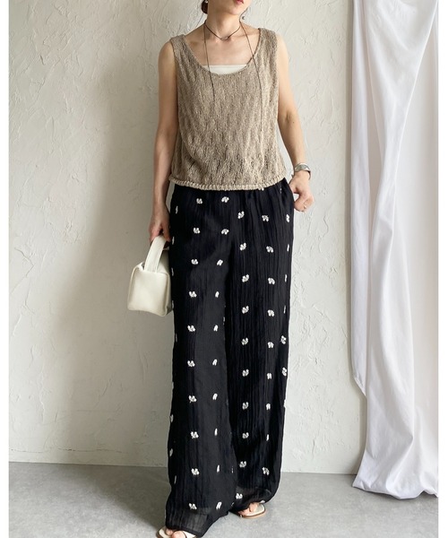 She's Closet(シーズクローゼット)の「ショート丈 深Uネック 透かし編み メッシュニットベスト / サマーニットビスチェ(ベスト・レディース・アイボリー/ブラウン/ブラック/ライトベージュ・FREE)」の14枚目の写真