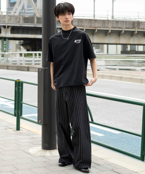 WEGO(ウィゴー)の「WEGO/【26年春夏新作】アクセ付キBIGロゴT(Tシャツ/カットソー・メンズ・ホワイト/ブラック・LARGE/MEDIUM)」の7枚目の写真