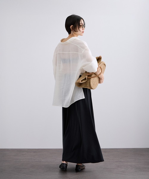 SALON adam et rope'(サロン アダム エ ロペ)の「ペーパーリネンハーフスリーブニュアンスシャツ(シャツ/ブラウス・レディース・ブラウン系その他/サックスブルー/オフホワイト・FREE)」の9枚目の写真