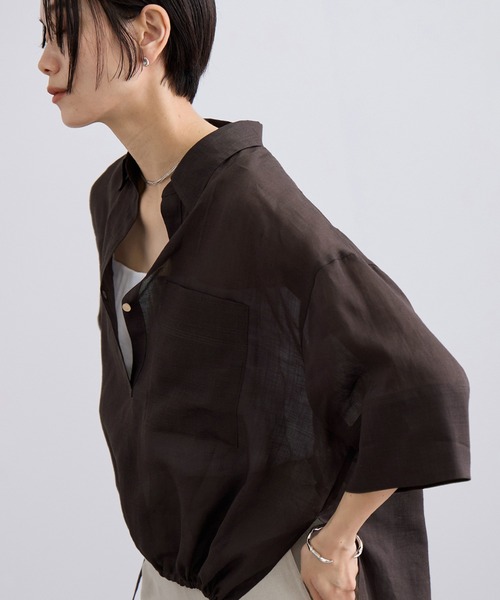 SALON adam et rope'(サロン アダム エ ロペ)の「ペーパーリネンハーフスリーブニュアンスシャツ(シャツ/ブラウス・レディース・ブラウン系その他/サックスブルー/オフホワイト・FREE)」の18枚目の写真