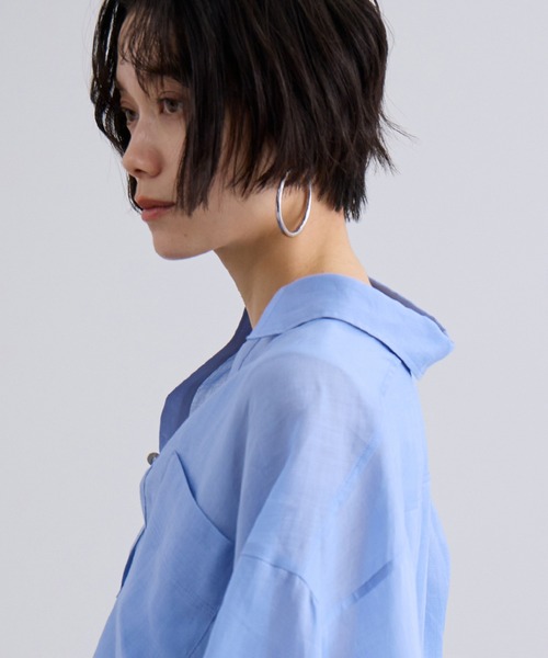 SALON adam et rope'(サロン アダム エ ロペ)の「ペーパーリネンハーフスリーブニュアンスシャツ(シャツ/ブラウス・レディース・ブラウン系その他/サックスブルー/オフホワイト・FREE)」の21枚目の写真