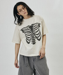 ボーンプリント パウダーブリーチ クルーネックTシャツ