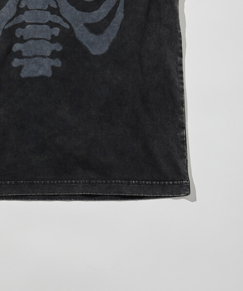 FREAK'S STORE(フリークスストア)の「ボーンプリント パウダーブリーチ クルーネックTシャツ(Tシャツ/カットソー・メンズ・ブラック/ホワイト・LARGE/MEDIUM/SMALL)」の9枚目の写真