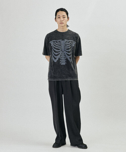 FREAK'S STORE(フリークスストア)の「ボーンプリント パウダーブリーチ クルーネックTシャツ(Tシャツ/カットソー・メンズ・ブラック/ホワイト・LARGE/MEDIUM/SMALL)」の16枚目の写真