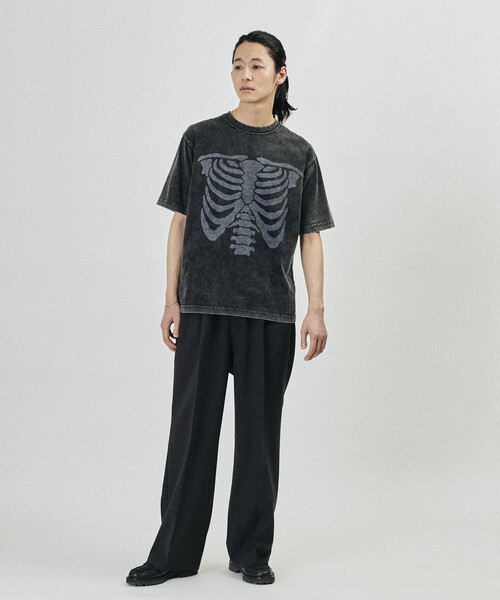 FREAK'S STORE(フリークスストア)の「ボーンプリント パウダーブリーチ クルーネックTシャツ(Tシャツ/カットソー・メンズ・ブラック/ホワイト・LARGE/MEDIUM/SMALL)」の17枚目の写真