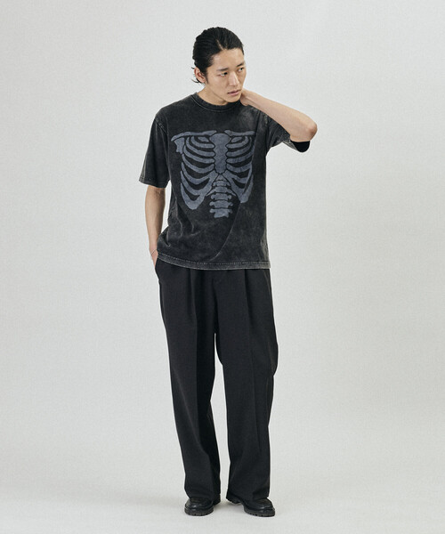 FREAK'S STORE(フリークスストア)の「ボーンプリント パウダーブリーチ クルーネックTシャツ(Tシャツ/カットソー・メンズ・ブラック/ホワイト・LARGE/MEDIUM/SMALL)」の18枚目の写真