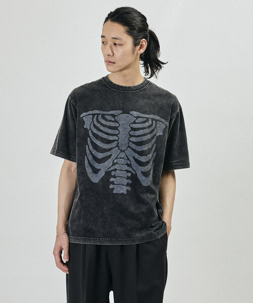 FREAK'S STORE(フリークスストア)の「ボーンプリント パウダーブリーチ クルーネックTシャツ(Tシャツ/カットソー・メンズ・ブラック/ホワイト・LARGE/MEDIUM/SMALL)」の19枚目の写真